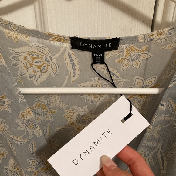 blue floral blouse. - Picture 2 of 3